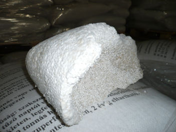Photo showing Ammonium nitrate breakdown in a bag