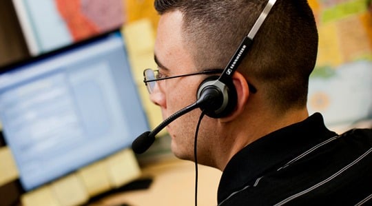 Yara employee with telephone headset